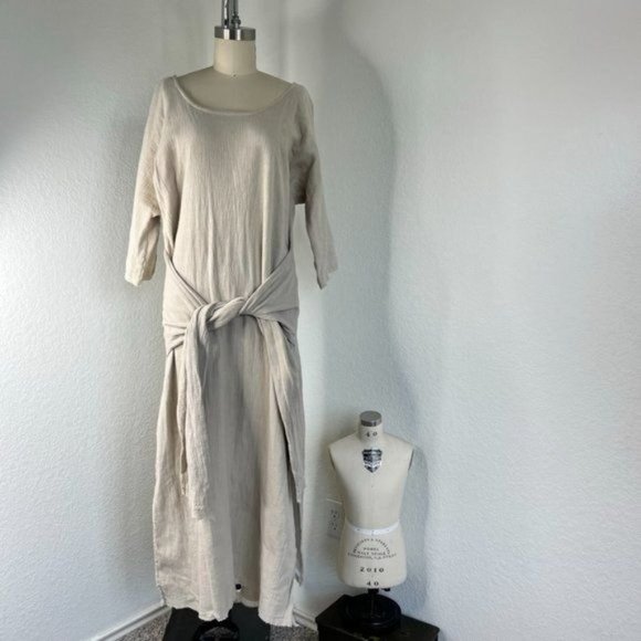 Miranda Bennett Knot Midi Dress - Picture 1 of 7